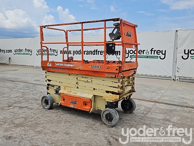 2015-jlg-2646es-image-3