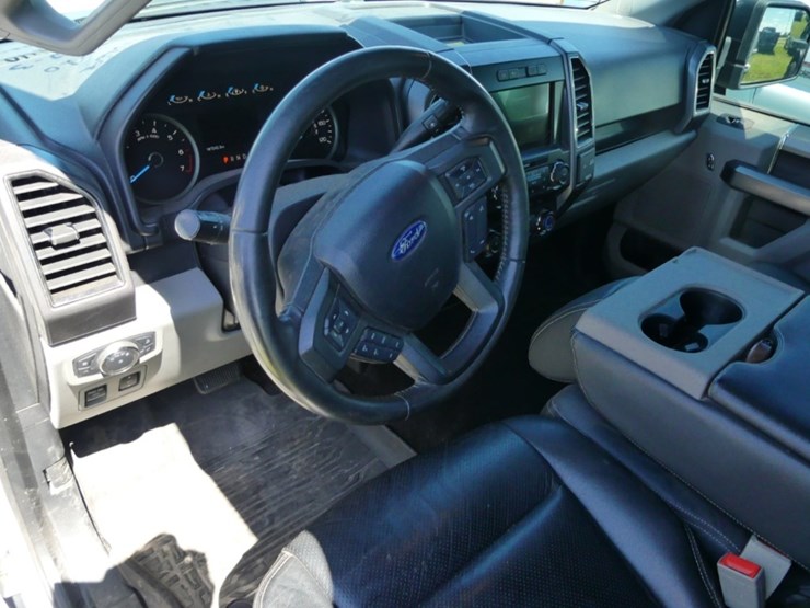 2020-ford-f150-xlt-image-14