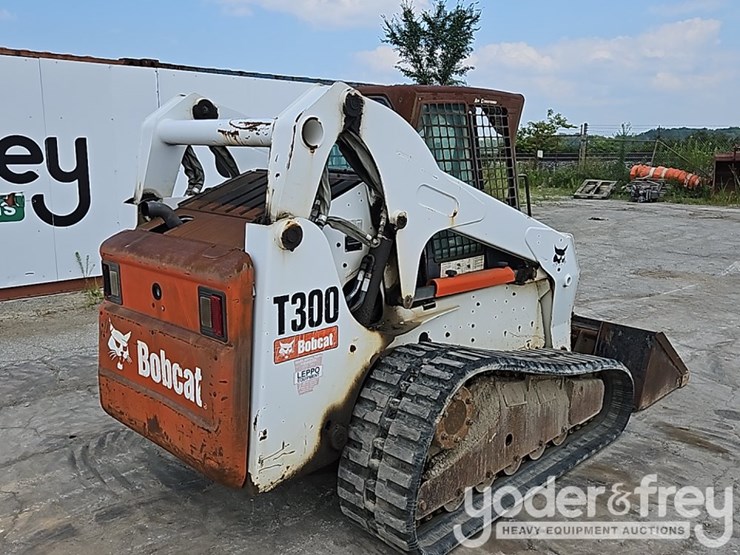 2009-bobcat-t300-image-5