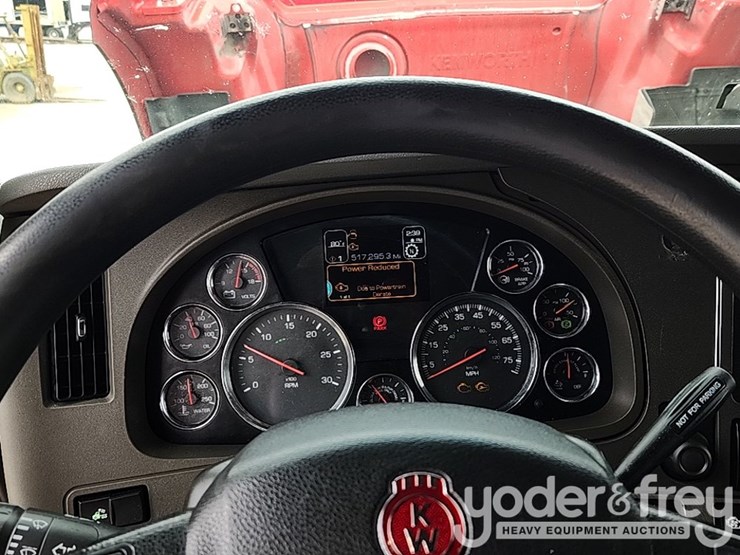2018-kenworth-t680-image-47