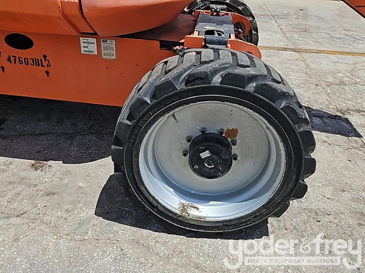 2017-jlg-600aj-image-18