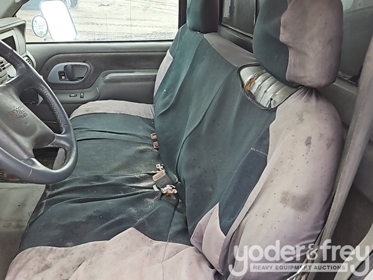 1997-gmc-3500-image-25