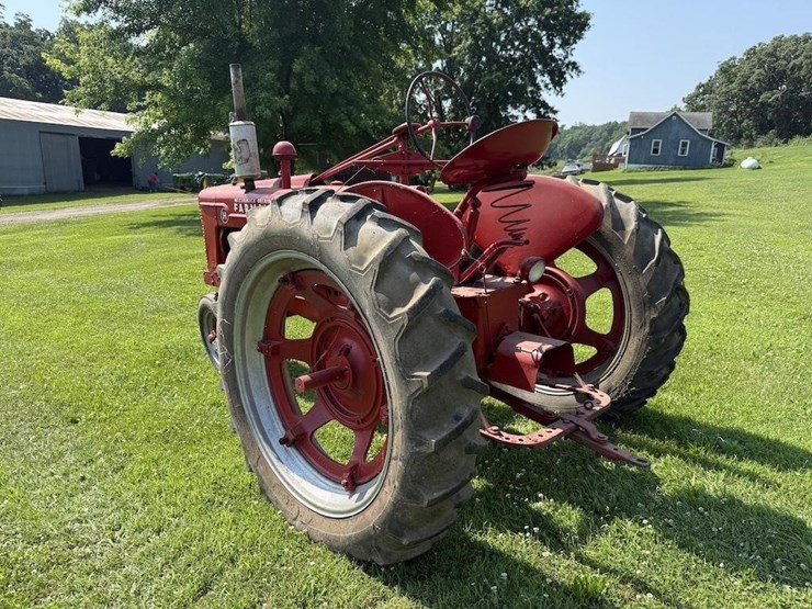 farmall-h-tractor-image-6