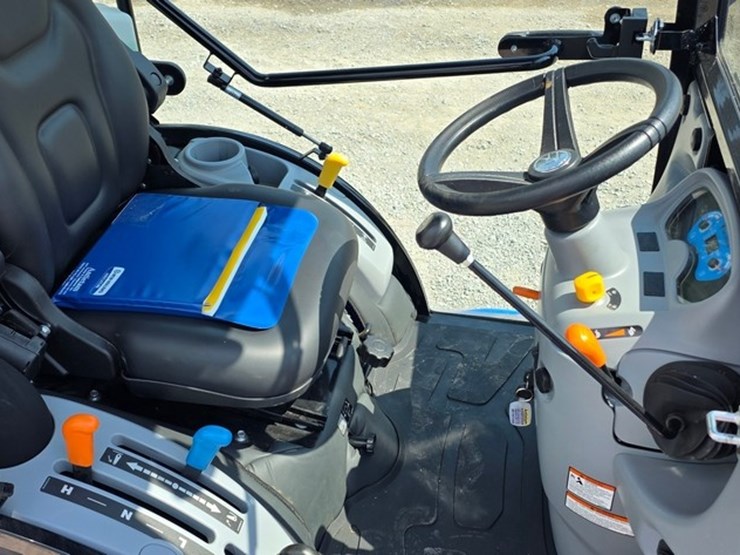 2021-new-holland-workmaster-25s-image-35
