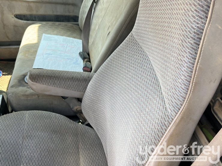 2000-ford-f750-image-26