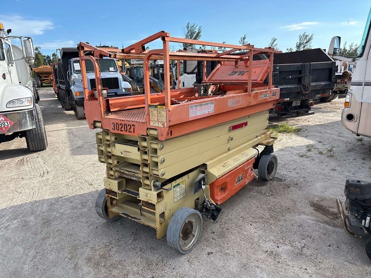 2018-jlg-3246es-image-1