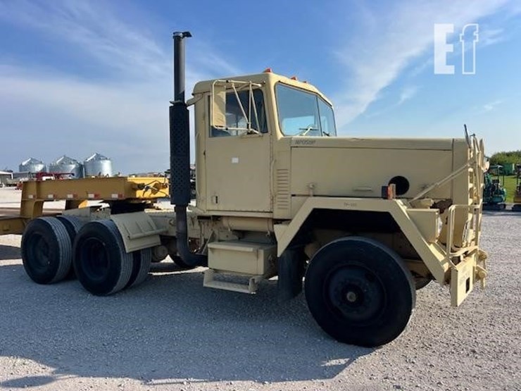 1983-am-general-m915a1-image-10