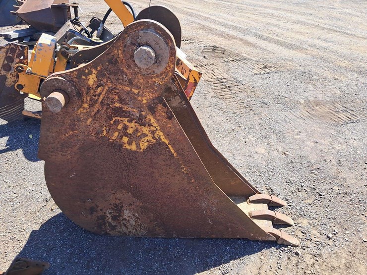 h.k.-12"-trenching-bucket-w/-teeth-image-1