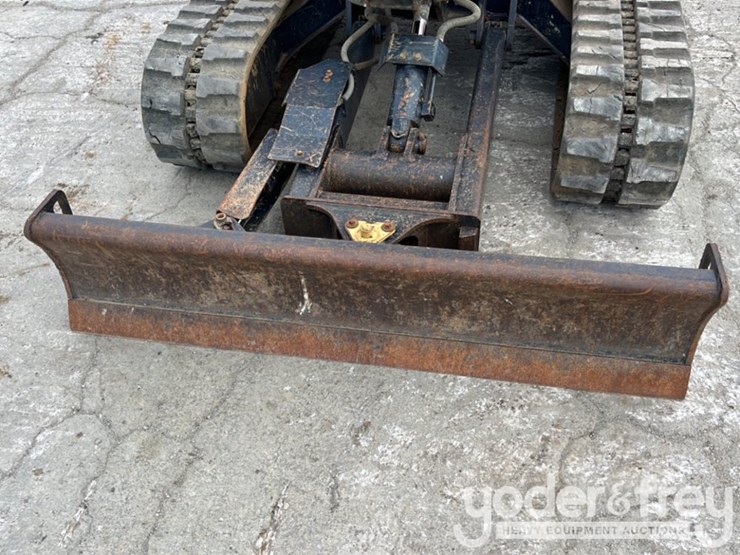 2019-kubota-kx040-4-image-16