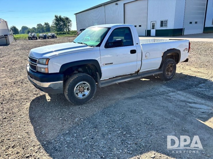 2005-chevrolet-2500hd-image-12