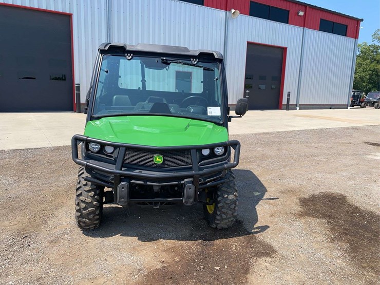 2023-john-deere-gator-image-3