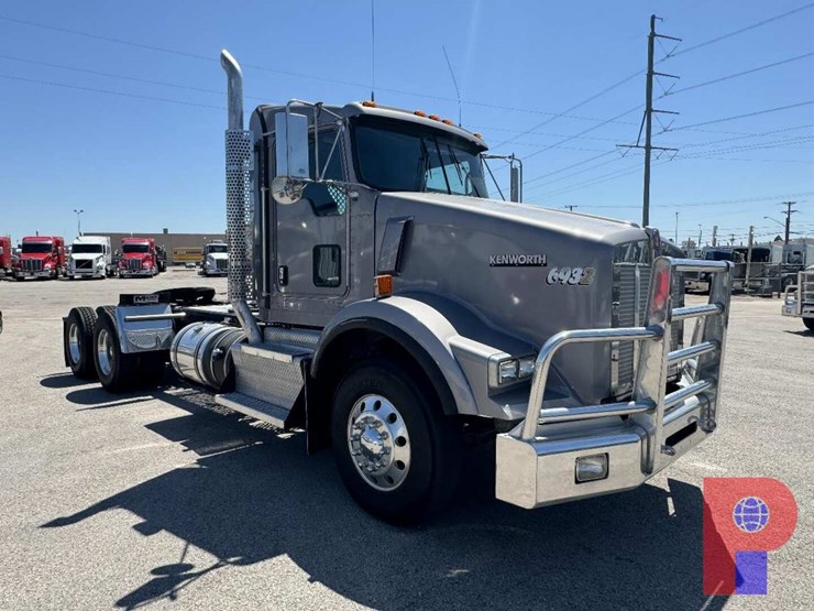 2013-kenworth-t800-image-7