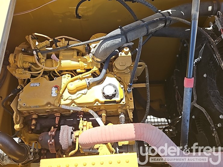 2022-caterpillar-320-image-37