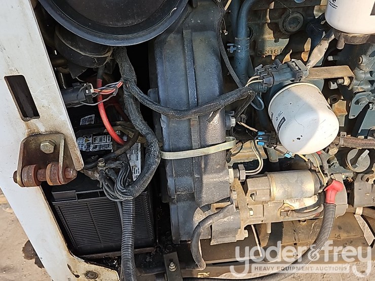 2007-bobcat-t300-image-10