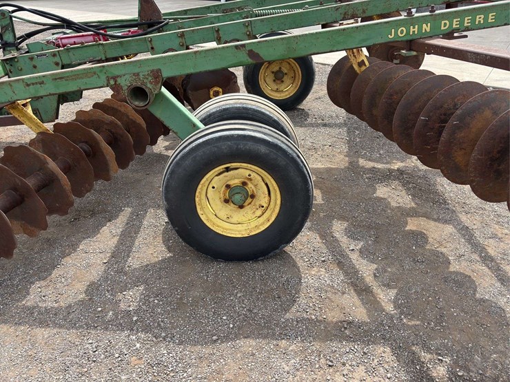 john-deere-110-image-6