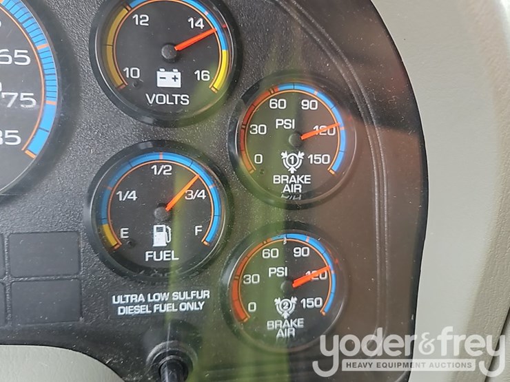 2017-international-durastar-4300-image-49