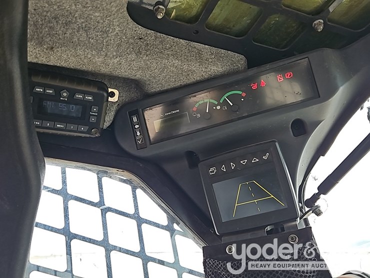2020-deere-325g-image-30
