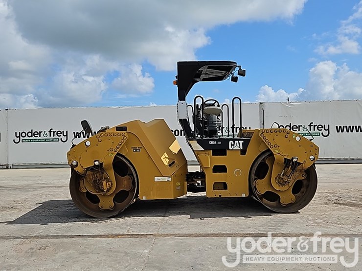 2011-caterpillar-cb54-image-6