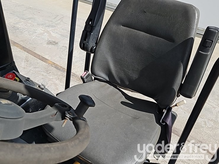 2011-caterpillar-cb54-image-20