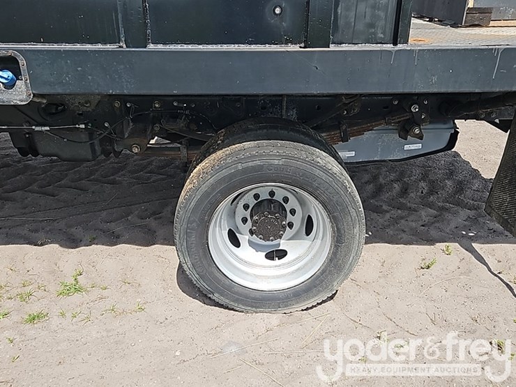 2015-ford-f550-image-15