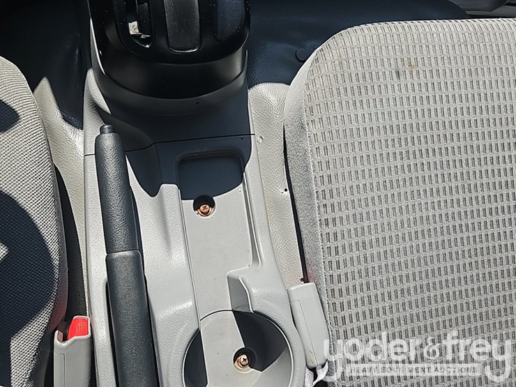 2019-hino-195-image-28