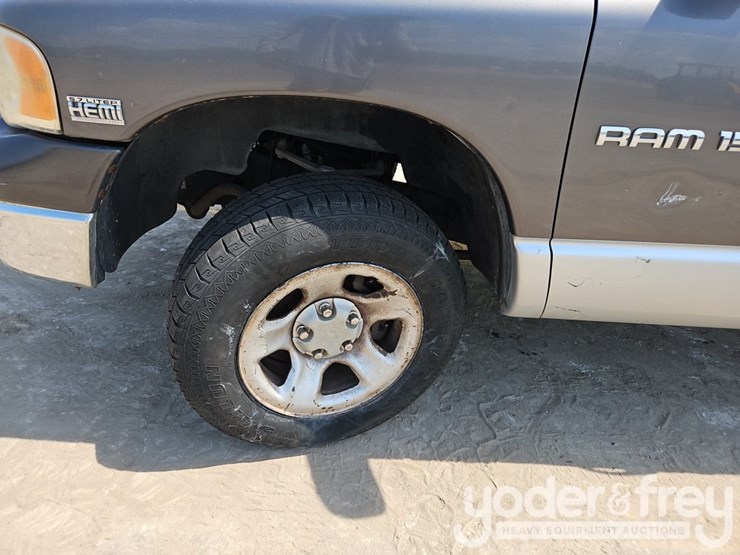 2004-dodge-ram-1500-image-11