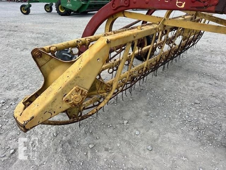 new-holland-256-image-12