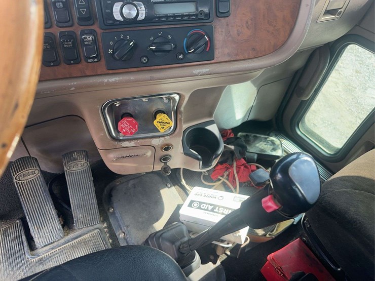 2006-peterbilt-378-image-41