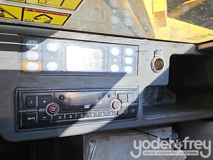 2017-caterpillar-336fl-image-46