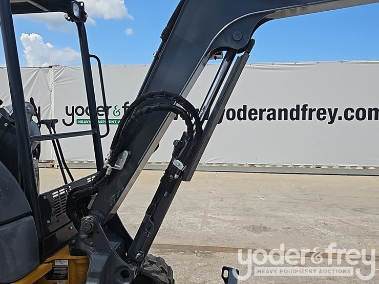 2023-deere-35g-image-15