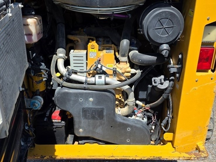 2021-caterpillar-289d3-image-34