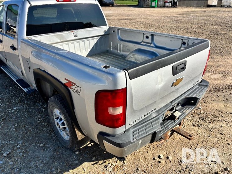 2011-chevrolet-silverado-2500hd-lt-image-29