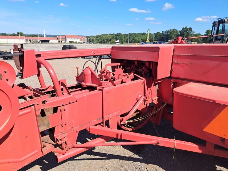 new-holland-315-image-5