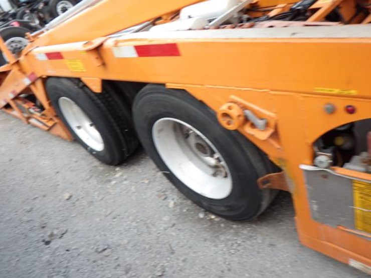 2020-freightliner-114sd-image-8