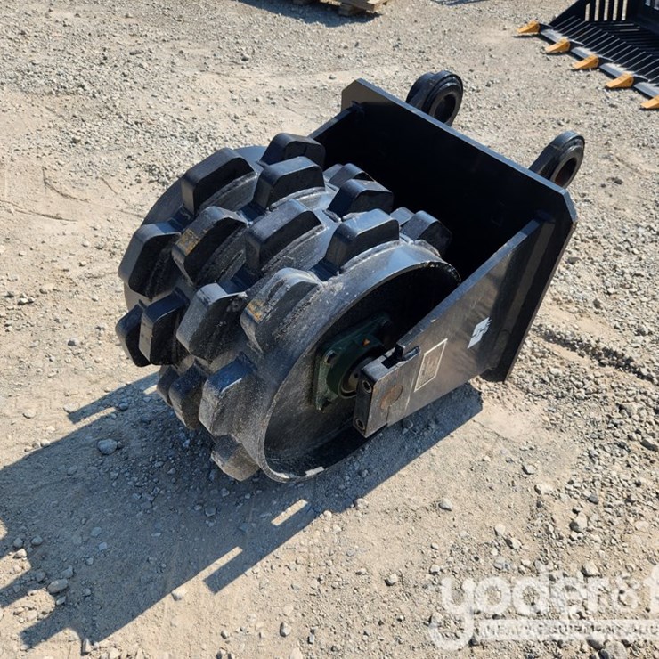 2025 CATERPILLAR 320