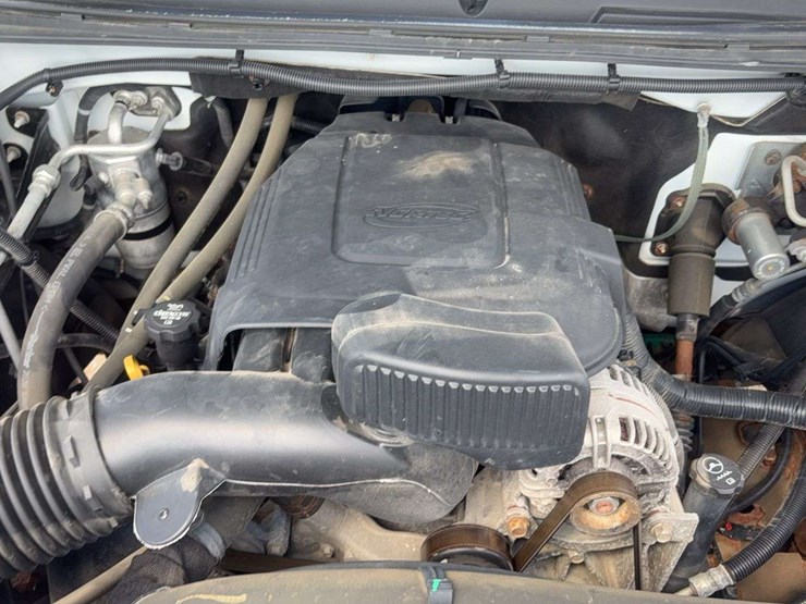2013-chevrolet-silverado-image-24
