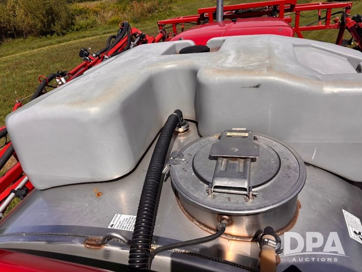 2019-case-ih-patriot-4440-image-105