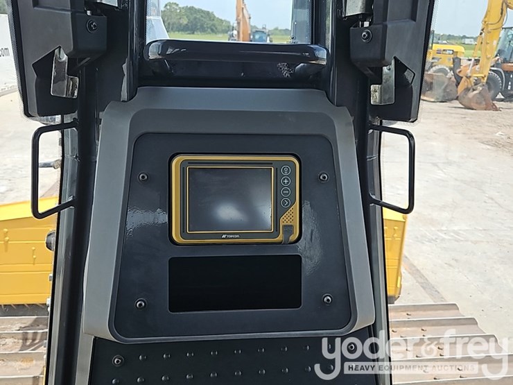 2022-deere-850l-lgp-image-38