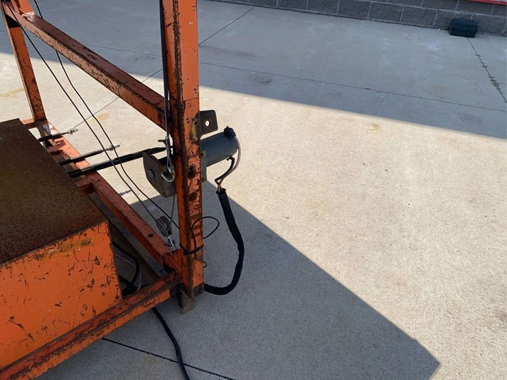 smc4000-truck-mounted-message-board-image-9