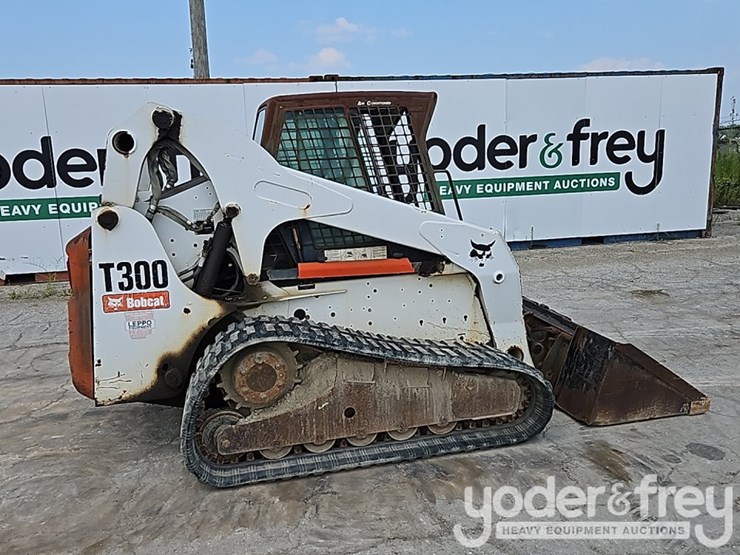 2009-bobcat-t300-image-6