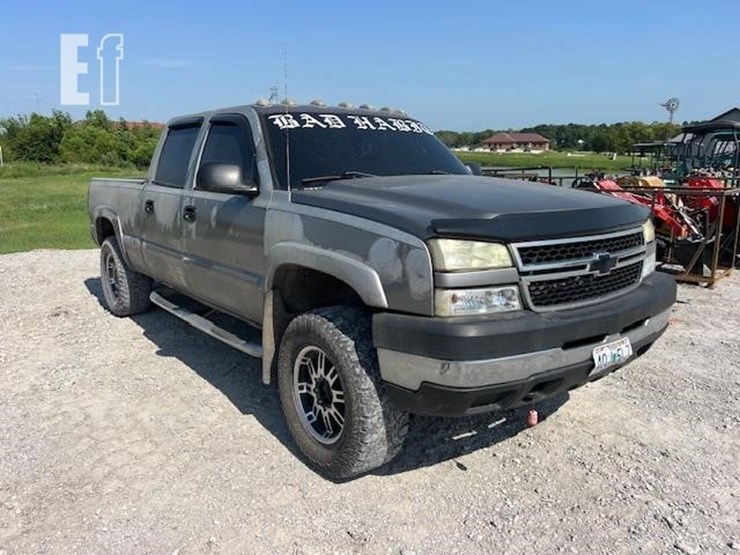 2006-chevrolet-silverado-2500hd-image-3