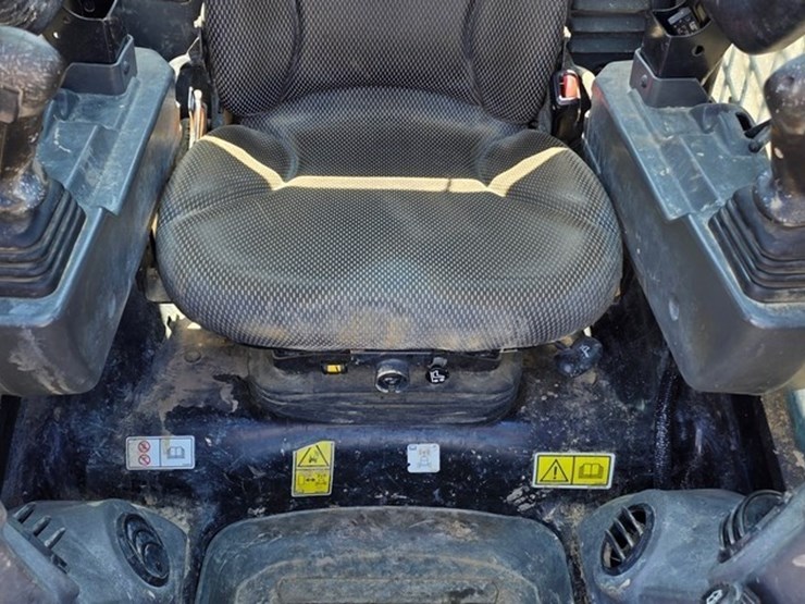 2021-caterpillar-289d3-image-39