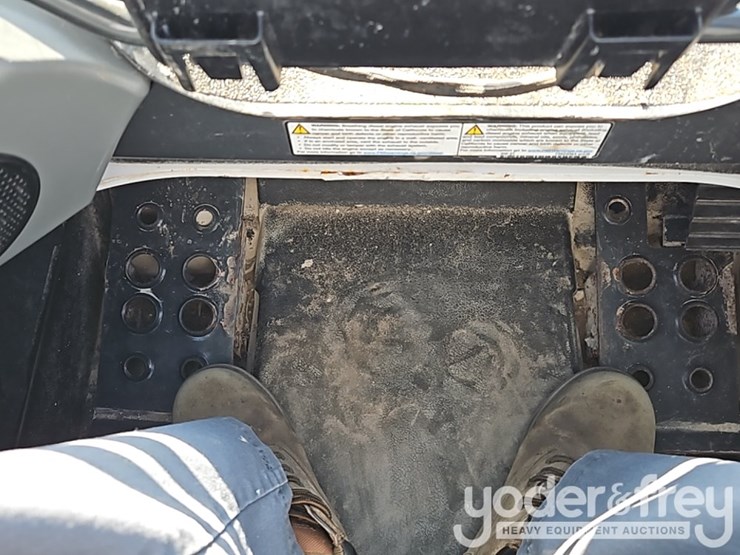 2022-bobcat-t870-image-28