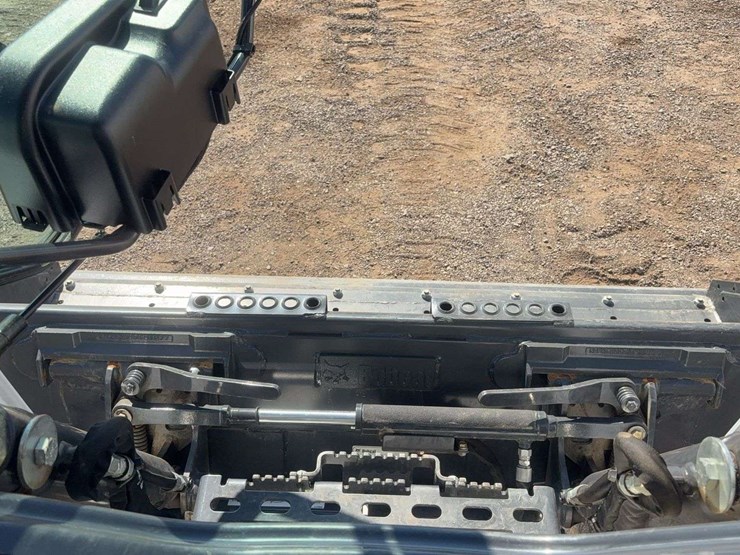 2024-bobcat-s590-image-24