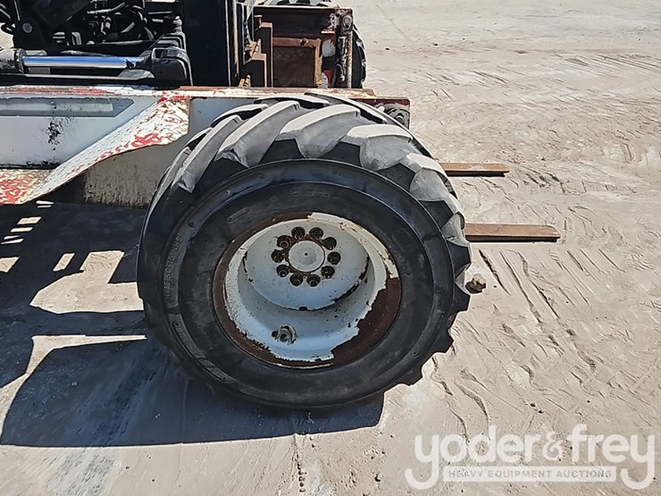 2004-moffett-m5500-image-10