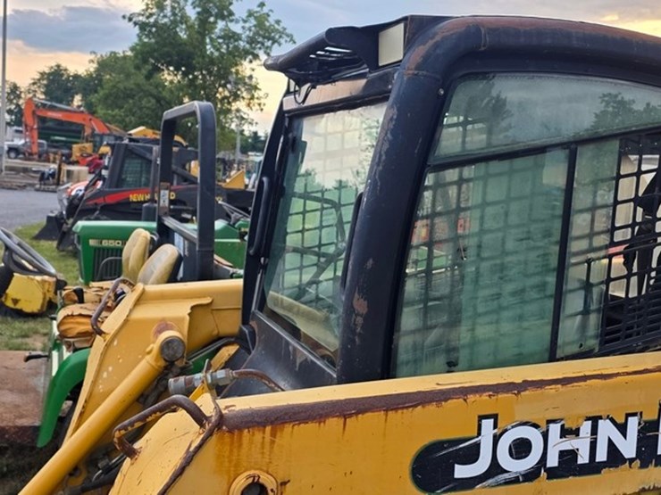 john-deere-250-image-25