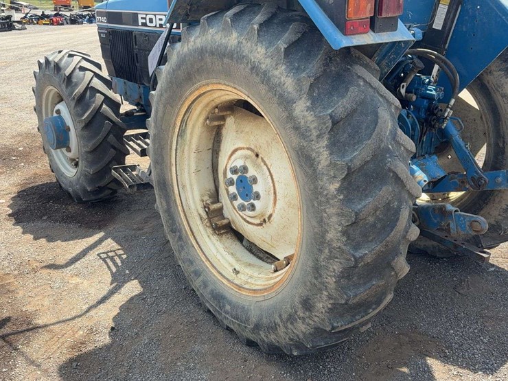 ford-7740-image-5