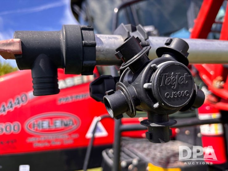 2019-case-ih-patriot-4440-image-84