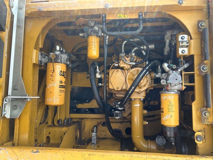 2016-caterpillar-349f-image-20