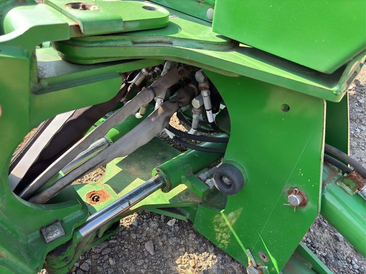 2013-deere-595-image-12
